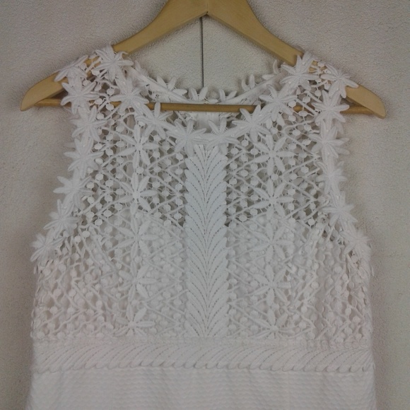 SOLD l Breakers White Floral Shift Dress - Picture 3 of 8